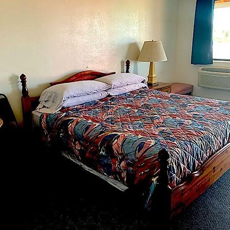 Canyons End Motel 메드빌 외부 사진